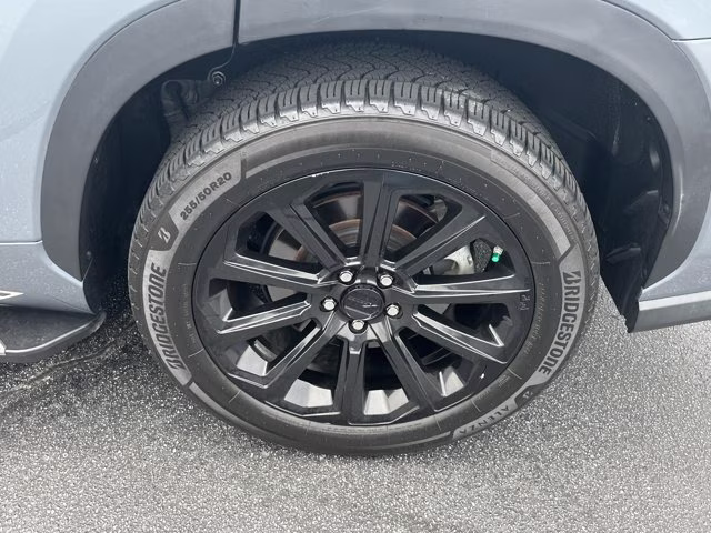 2023 Moon Dust Toyota Highlander XLE FWD FWD SUV