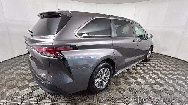 2021 Predawn Gray Mica Toyota Sienna LE FWD Van