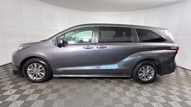 2021 Predawn Gray Mica Toyota Sienna LE FWD Van