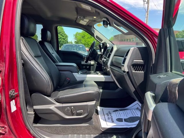 2018 Ruby Red Metallic Ford Super Duty F-350 SRW Lariat 4X4 Truck