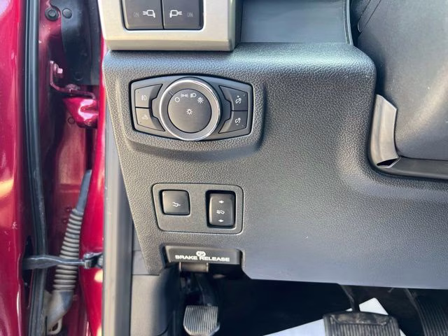 2018 Ruby Red Metallic Ford Super Duty F-350 SRW Lariat 4X4 Truck