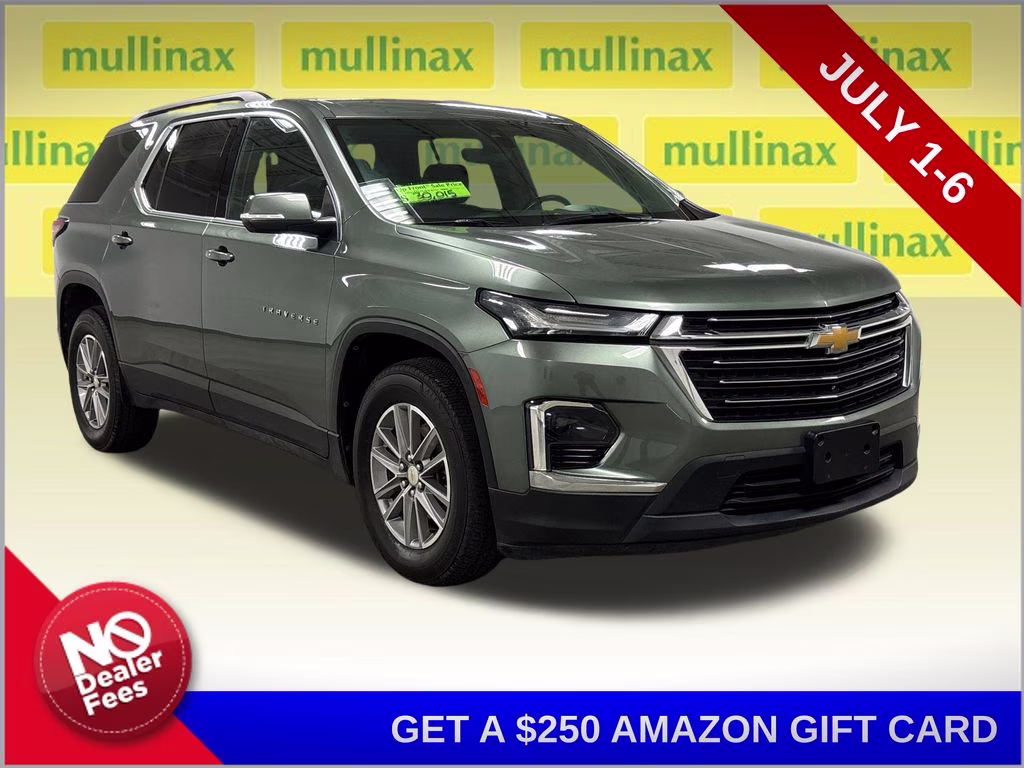 2022 Silver Sage Metallic Chevrolet Traverse LT FWD SUV
