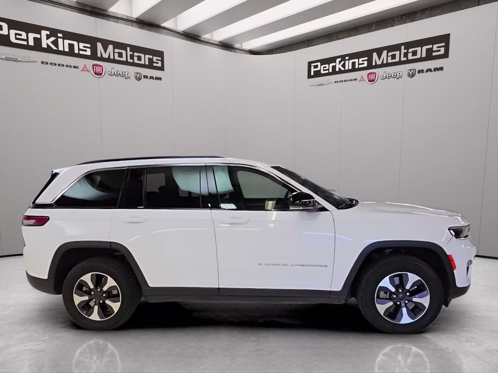 2024 Bright White Clearcoat Jeep Grand Cherokee 4xe 4xe 4X4 SUV