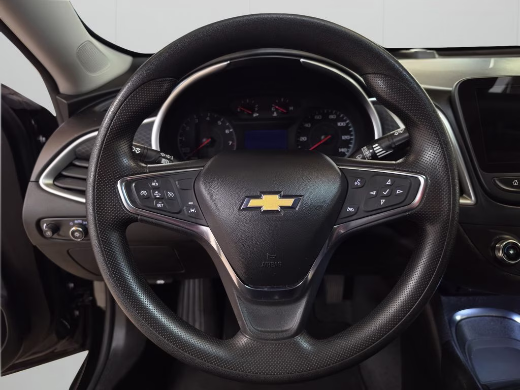 2025 Mosaic Black Metallic Chevrolet Malibu LT FWD Sedan