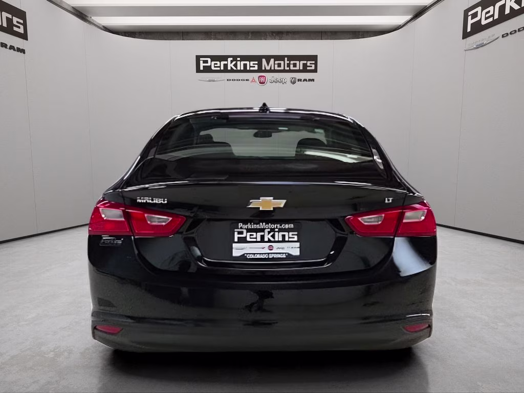 2025 Mosaic Black Metallic Chevrolet Malibu LT FWD Sedan