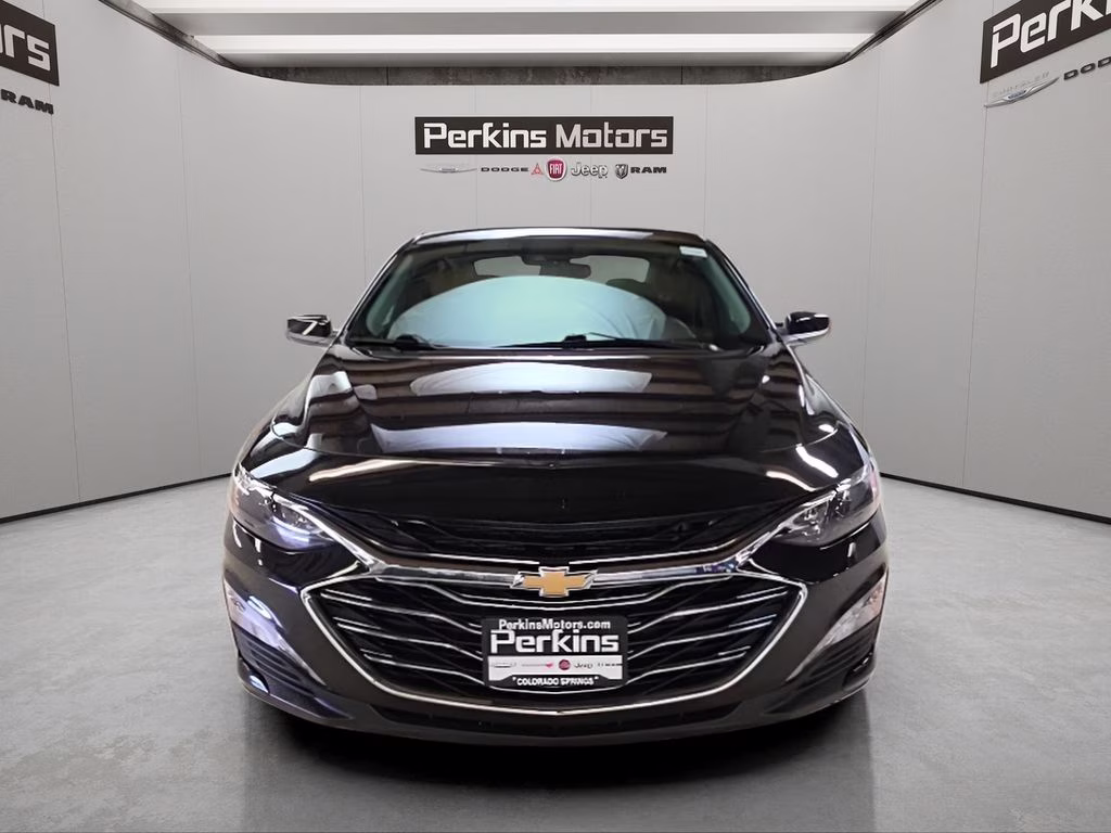 2025 Mosaic Black Metallic Chevrolet Malibu LT FWD Sedan