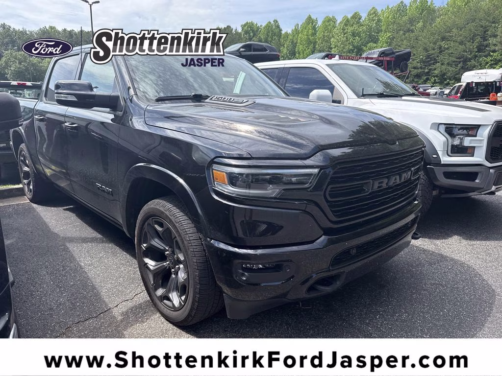 2022 Diamond Black Crystal Pearlcoat Ram 1500 Limited 4X4 Truck
