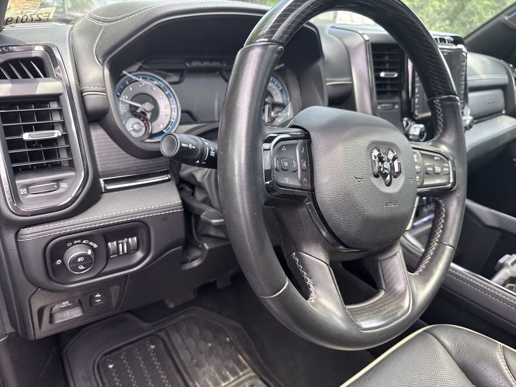 2022 Diamond Black Crystal Pearlcoat Ram 1500 Limited 4X4 Truck