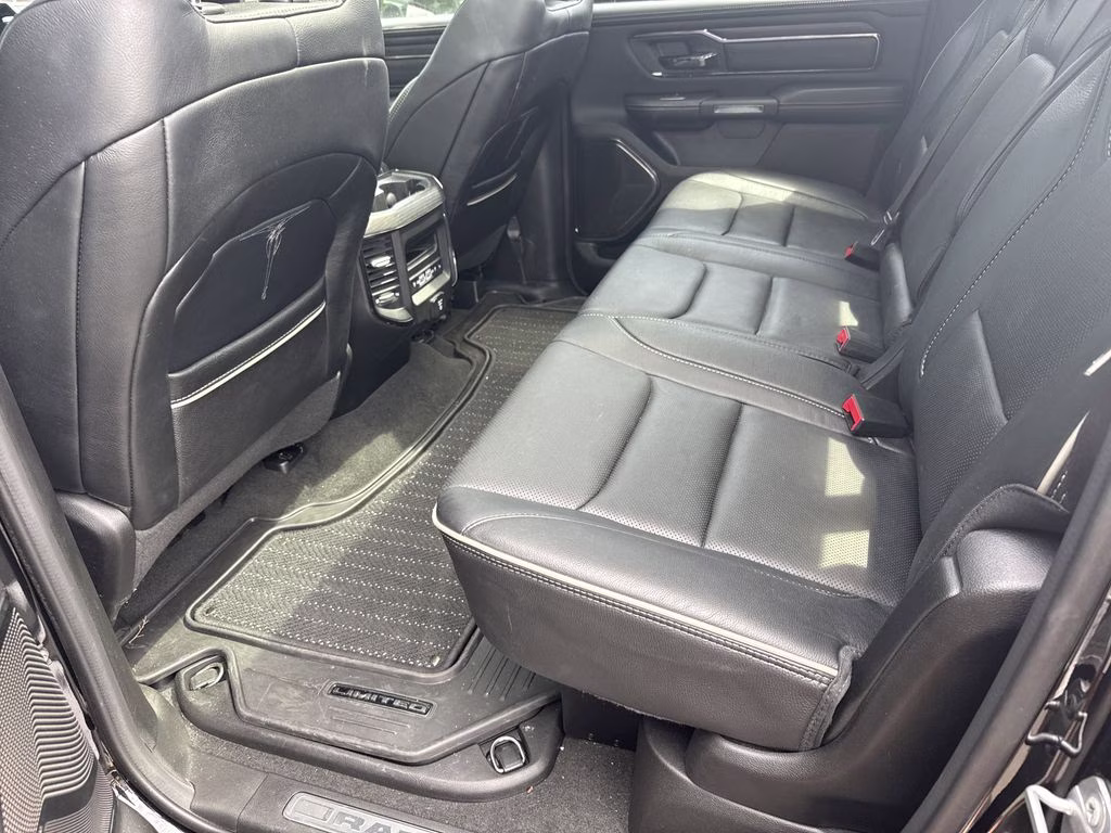 2022 Diamond Black Crystal Pearlcoat Ram 1500 Limited 4X4 Truck