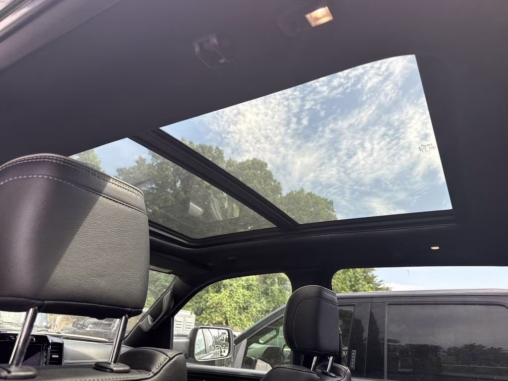 2022 Diamond Black Crystal Pearlcoat Ram 1500 Limited 4X4 Truck