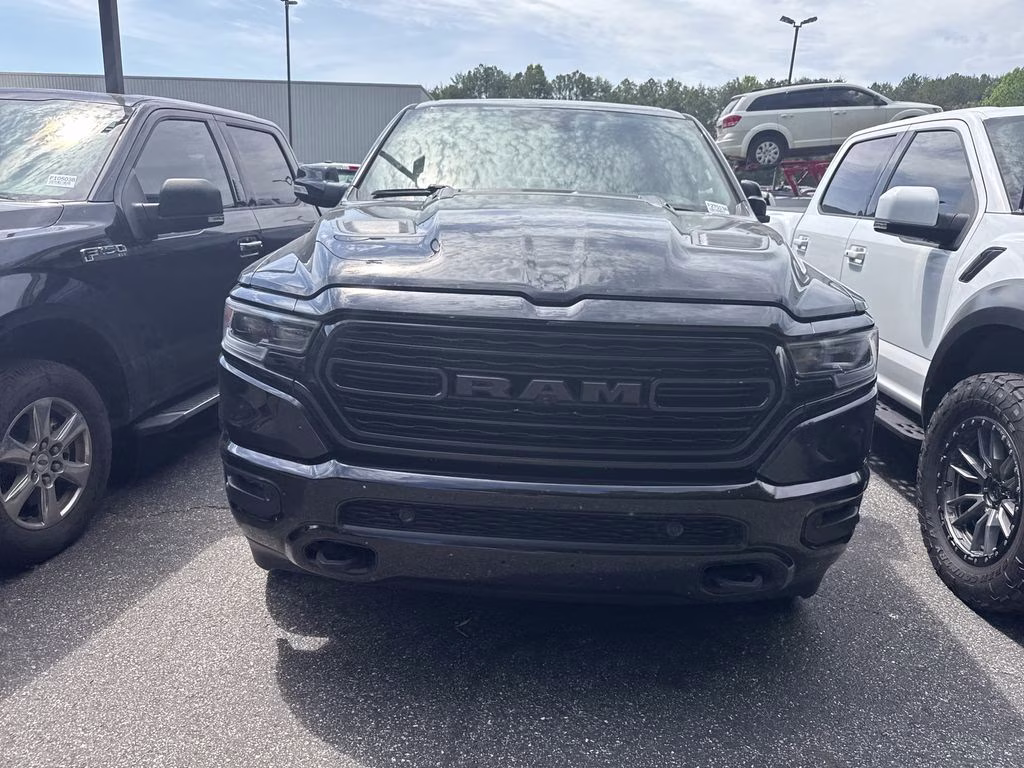 2022 Diamond Black Crystal Pearlcoat Ram 1500 Limited 4X4 Truck