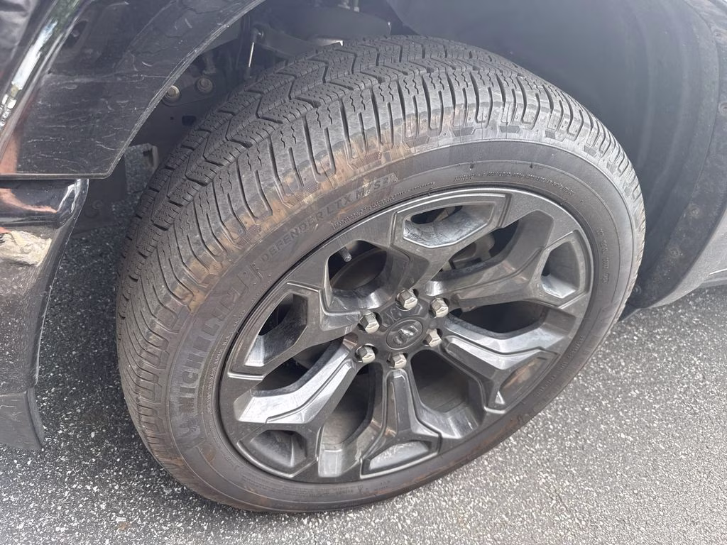 2022 Diamond Black Crystal Pearlcoat Ram 1500 Limited 4X4 Truck