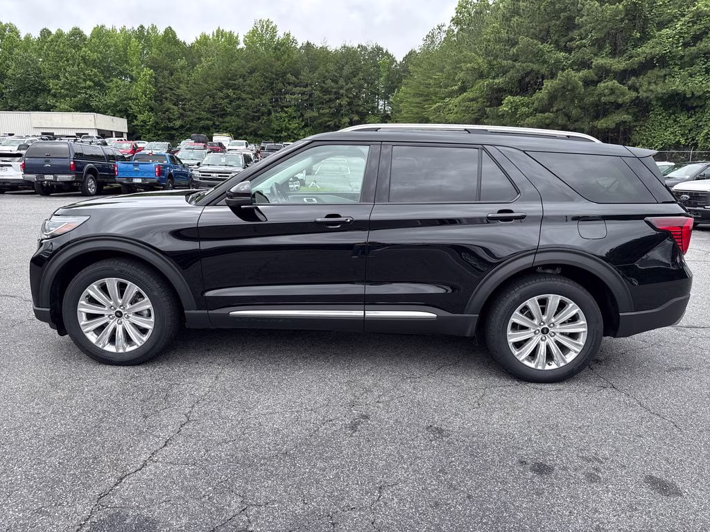 2025 Black Metallic Ford Explorer Platinum 4X4 SUV