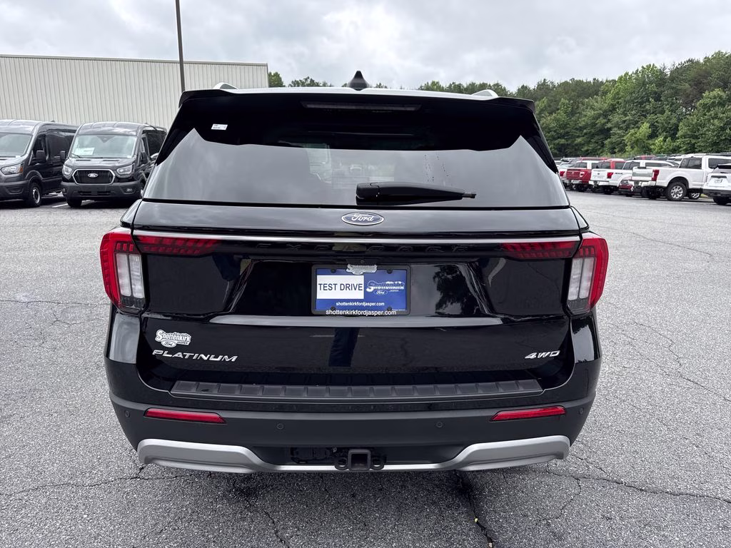 2025 Black Metallic Ford Explorer Platinum 4X4 SUV