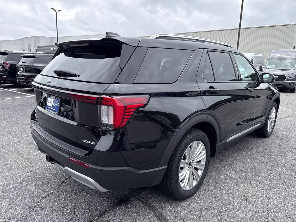 2025 Black Metallic Ford Explorer Platinum 4X4 SUV
