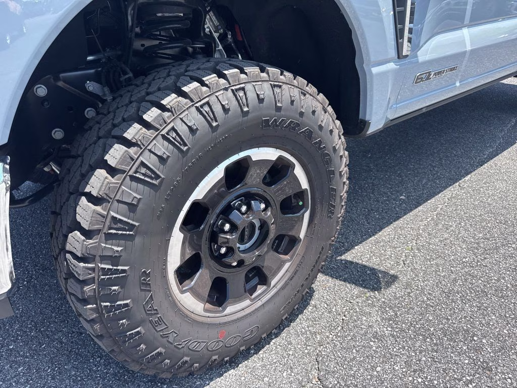 2026 Glacier Gray Metallic Tri-Coat Ford Super Duty F-350 SRW King Ranch 4X4 Truck