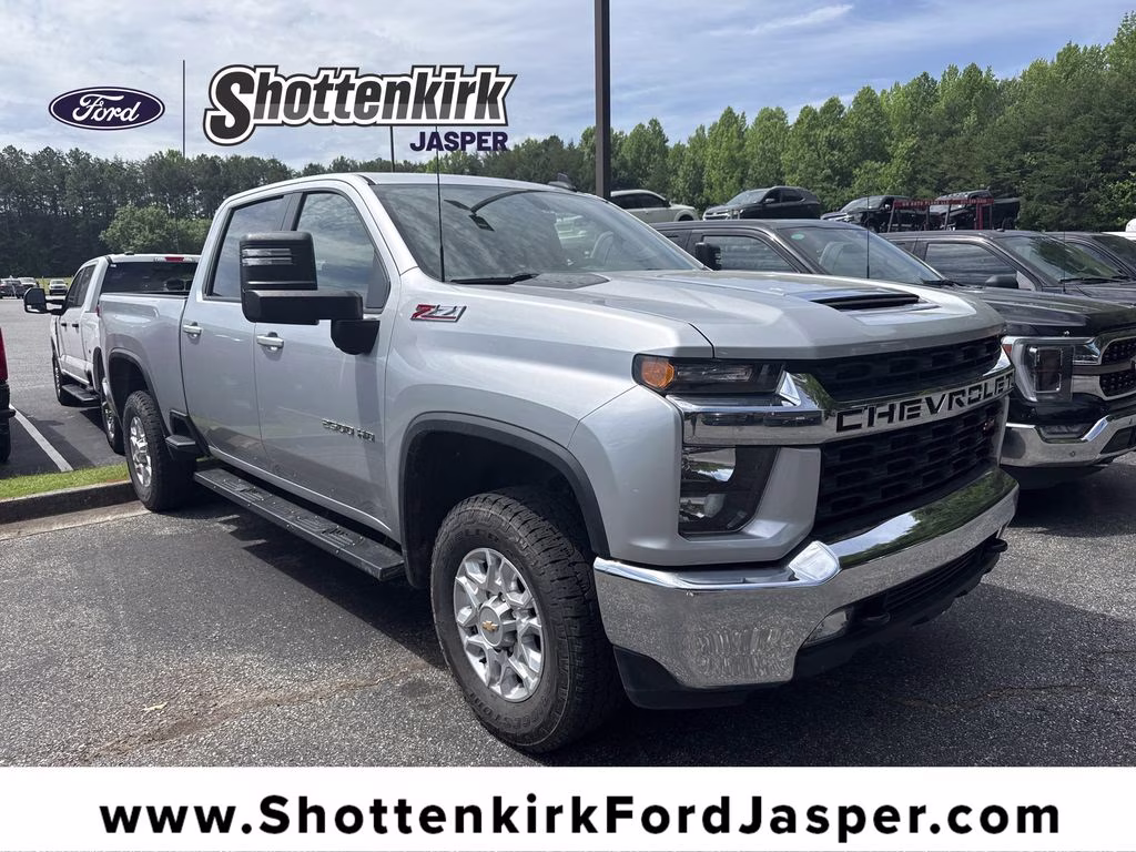 2022 Silver Ice Metallic Chevrolet Silverado 2500HD LT 4X4 Truck