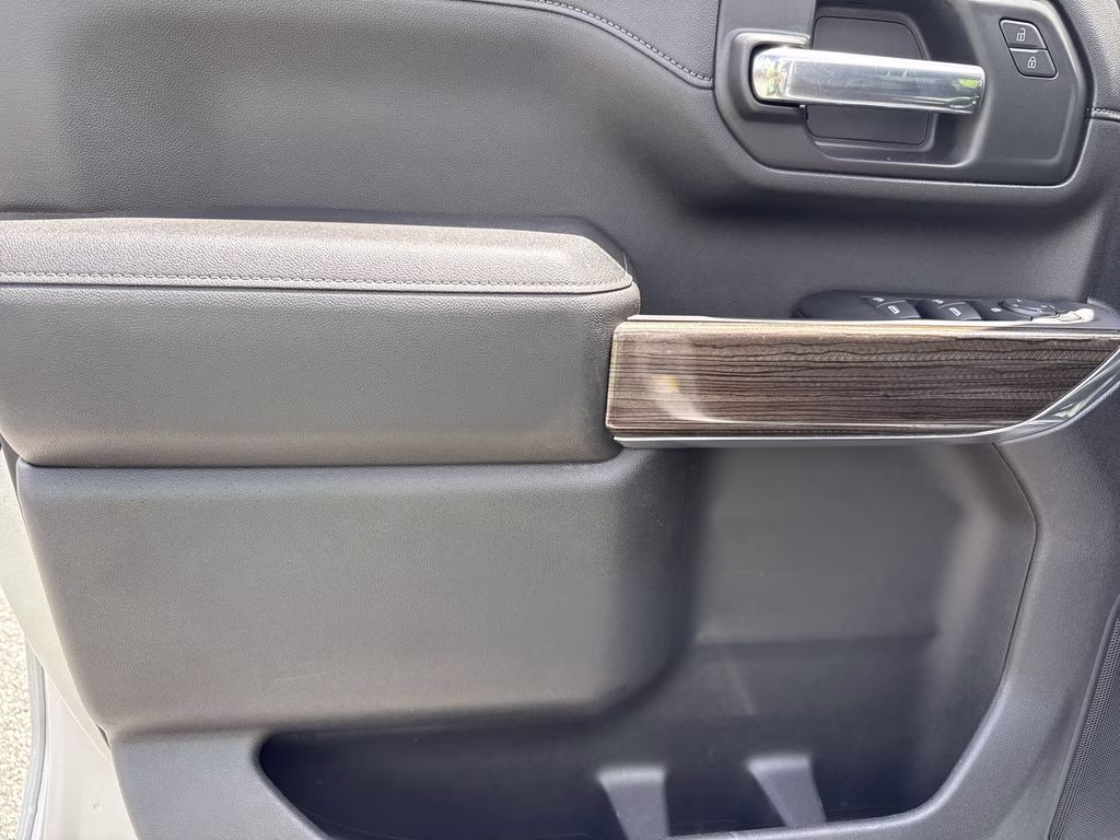 2022 Silver Ice Metallic Chevrolet Silverado 2500HD LT 4X4 Truck