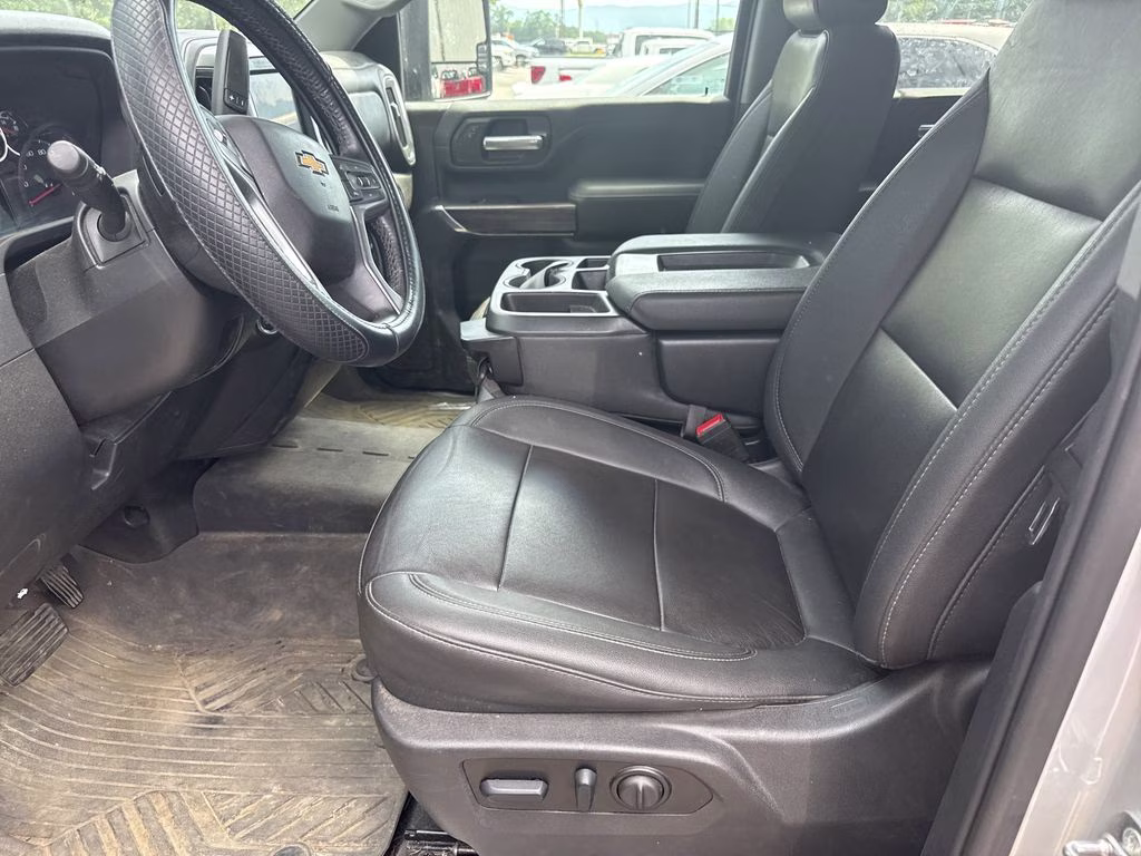 2022 Silver Ice Metallic Chevrolet Silverado 2500HD LT 4X4 Truck