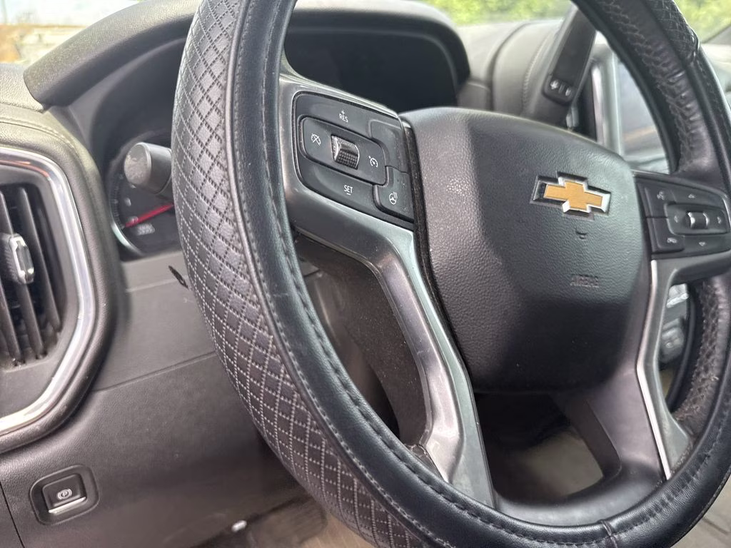 2022 Silver Ice Metallic Chevrolet Silverado 2500HD LT 4X4 Truck