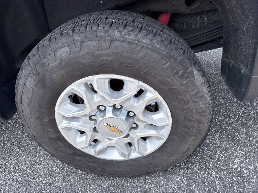 2022 Silver Ice Metallic Chevrolet Silverado 2500HD LT 4X4 Truck