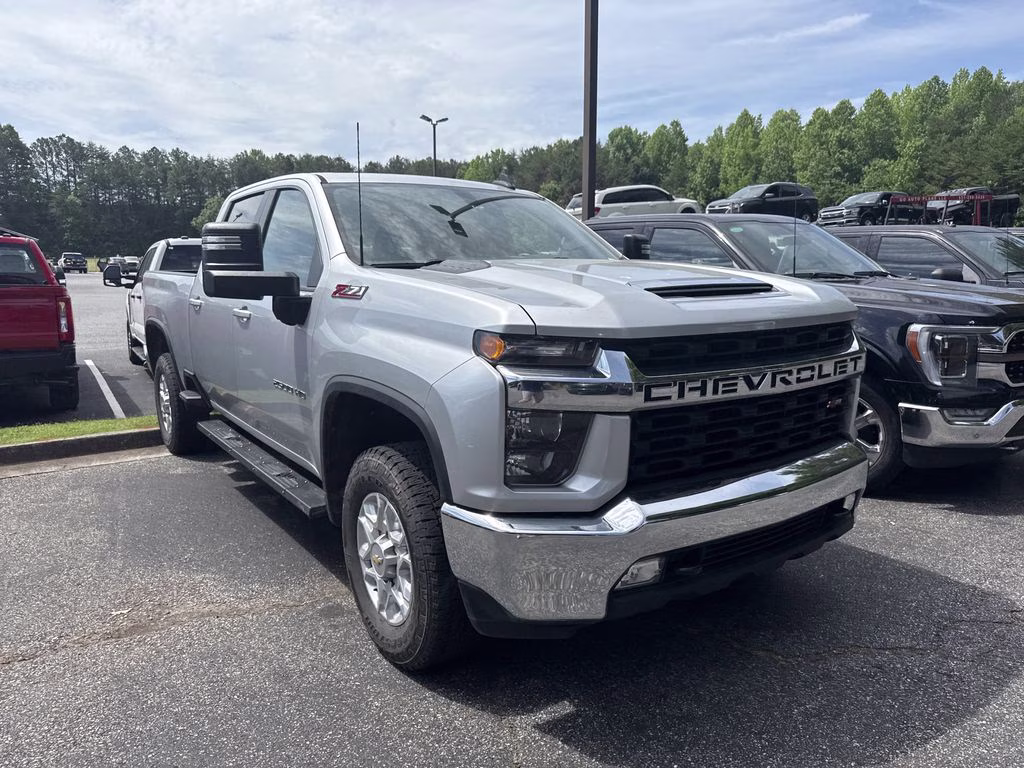 2022 Silver Ice Metallic Chevrolet Silverado 2500HD LT 4X4 Truck