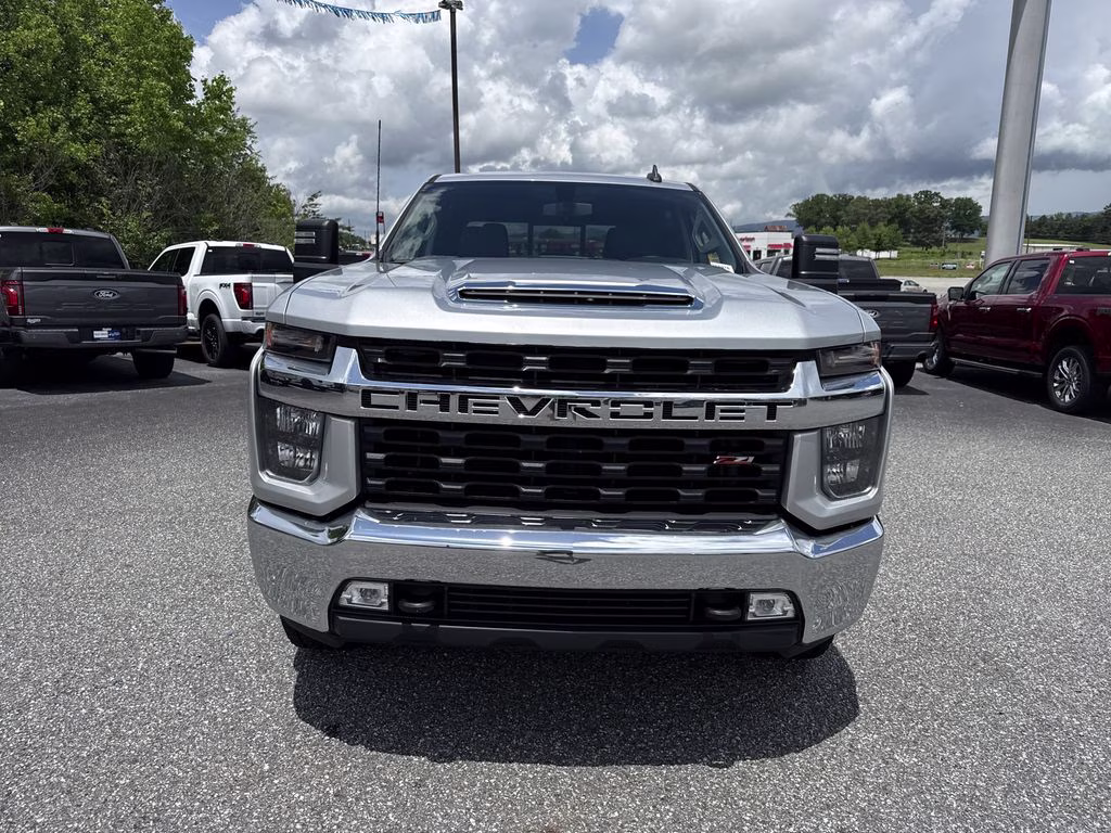 2022 Silver Ice Metallic Chevrolet Silverado 2500HD LT 4X4 Truck