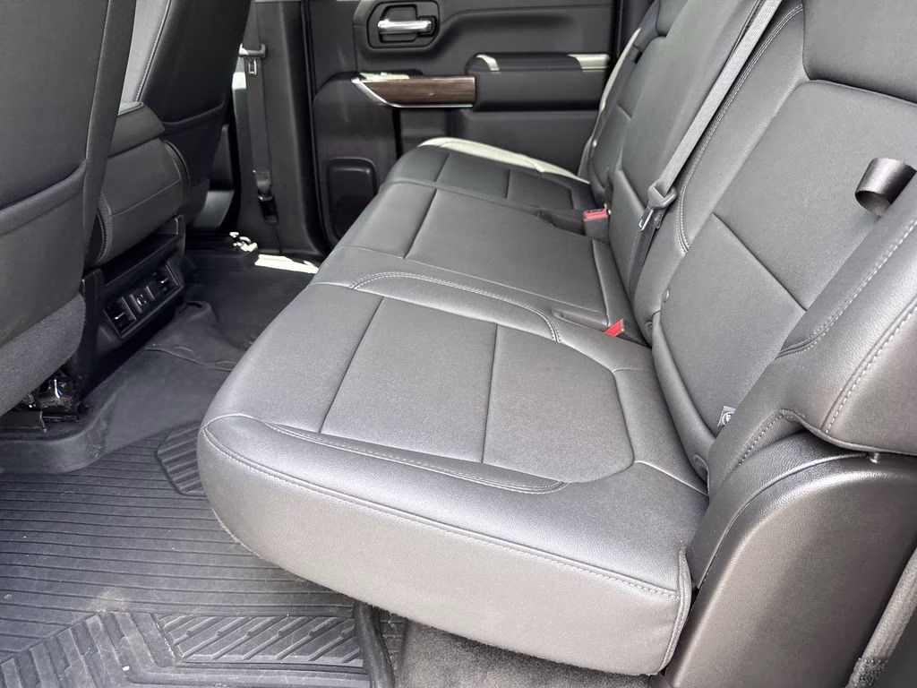 2022 Silver Ice Metallic Chevrolet Silverado 2500HD LT 4X4 Truck