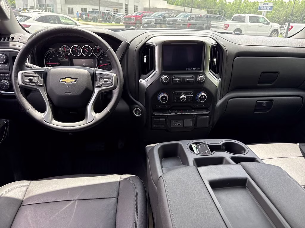 2022 Silver Ice Metallic Chevrolet Silverado 2500HD LT 4X4 Truck
