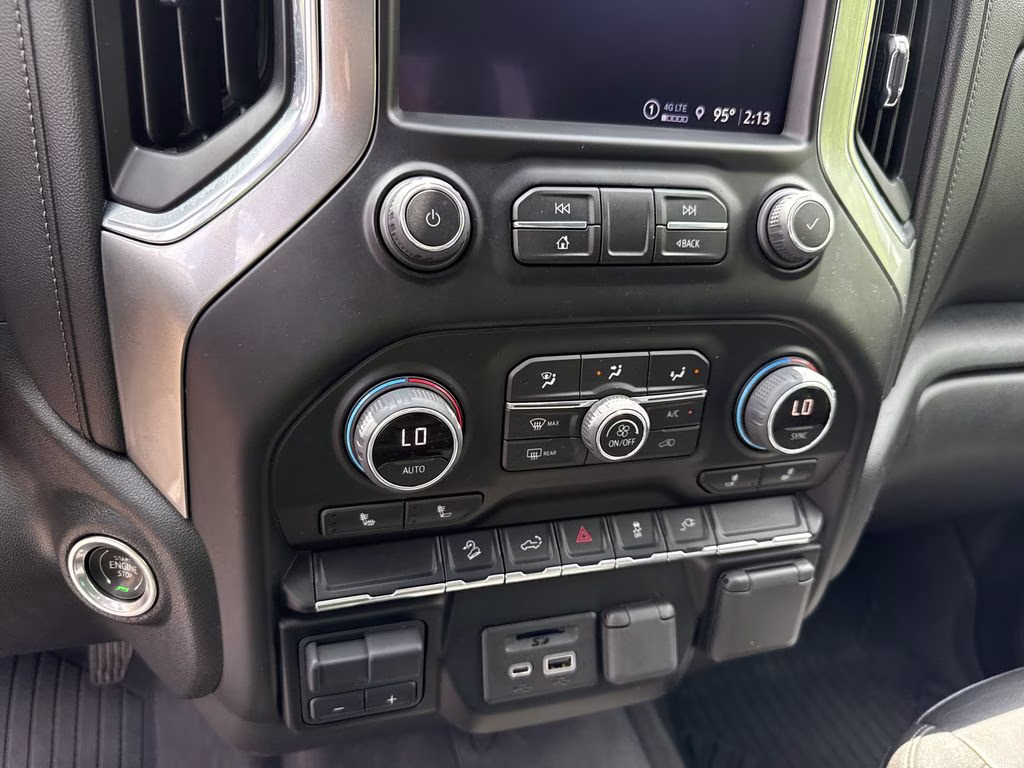 2022 Silver Ice Metallic Chevrolet Silverado 2500HD LT 4X4 Truck