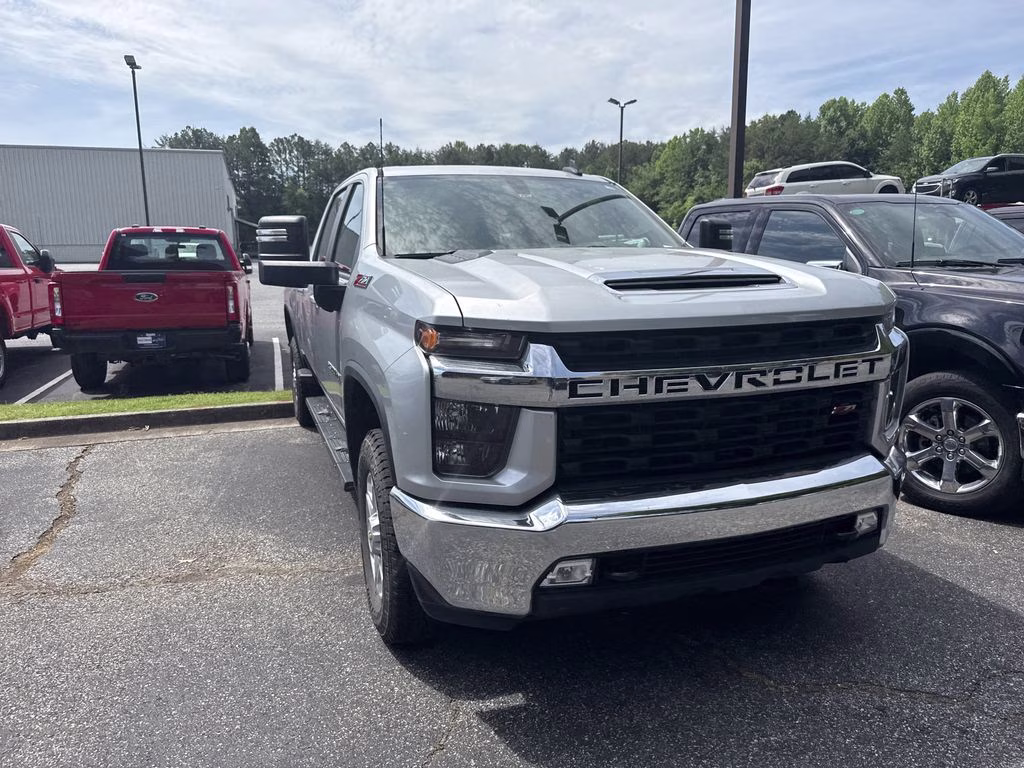 2022 Silver Ice Metallic Chevrolet Silverado 2500HD LT 4X4 Truck
