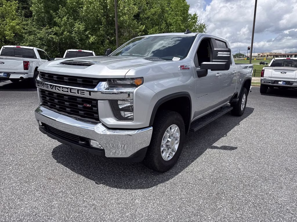2022 Silver Ice Metallic Chevrolet Silverado 2500HD LT 4X4 Truck