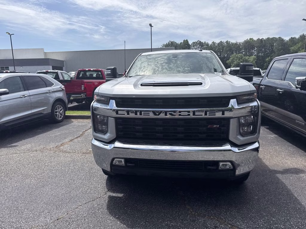 2022 Silver Ice Metallic Chevrolet Silverado 2500HD LT 4X4 Truck