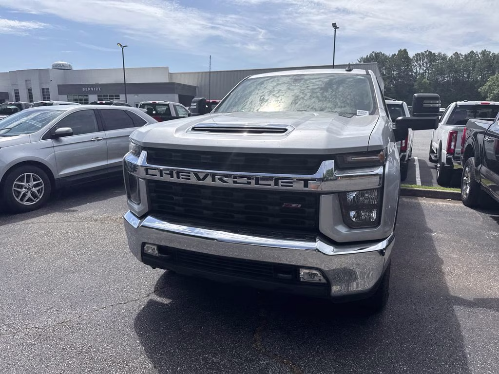 2022 Silver Ice Metallic Chevrolet Silverado 2500HD LT 4X4 Truck