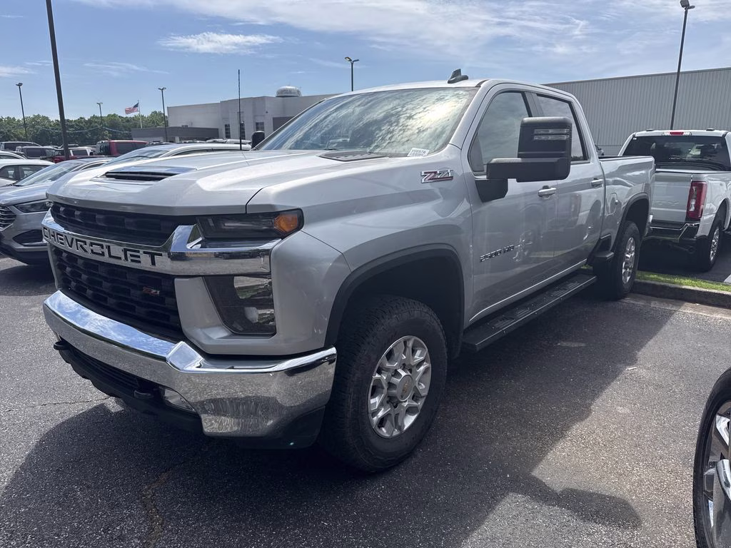 2022 Silver Ice Metallic Chevrolet Silverado 2500HD LT 4X4 Truck
