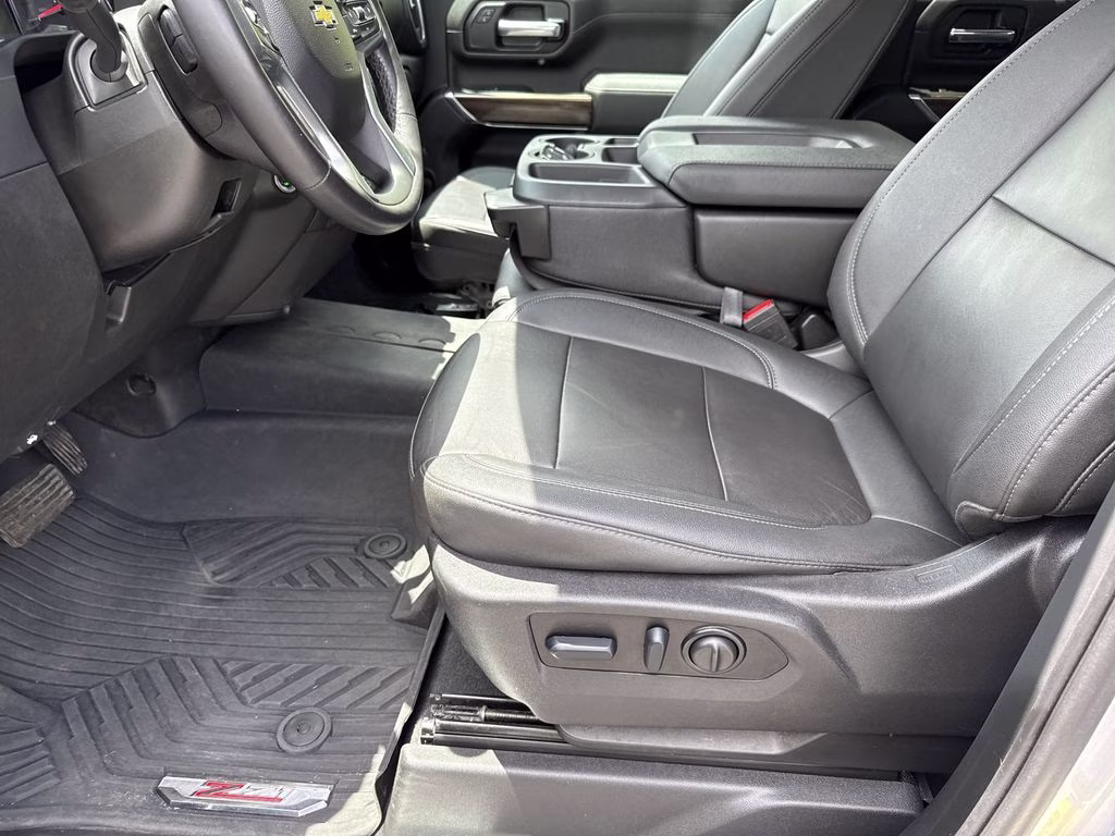 2022 Silver Ice Metallic Chevrolet Silverado 2500HD LT 4X4 Truck