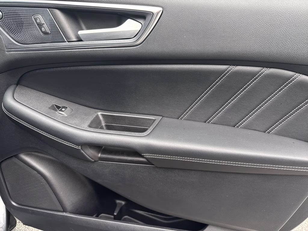 2021 Gray Metallic Ford Edge ST AWD SUV