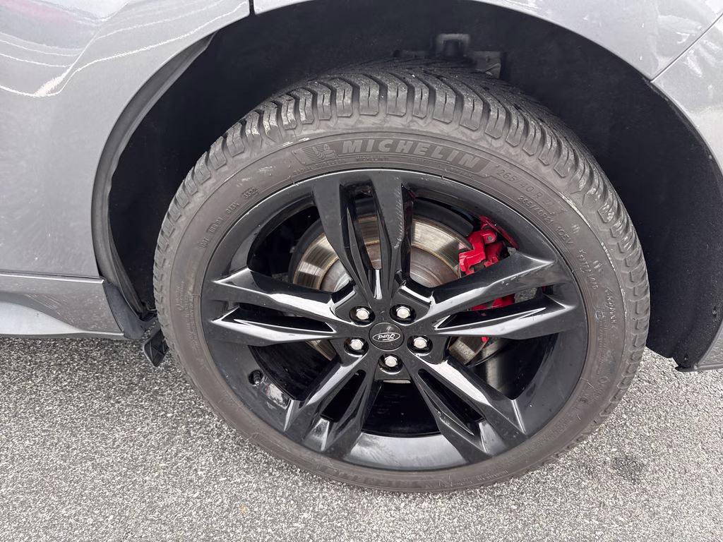 2021 Gray Metallic Ford Edge ST AWD SUV