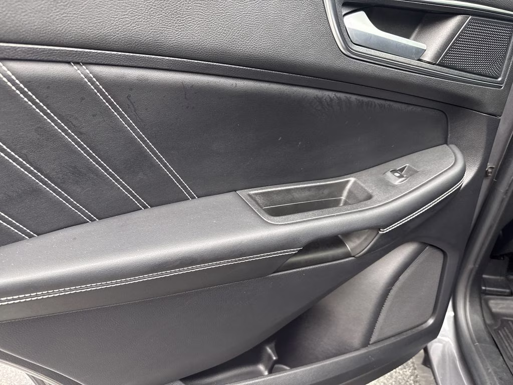 2021 Gray Metallic Ford Edge ST AWD SUV