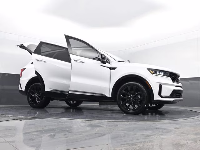 2022 Glacial White Pearl Kia Sorento SX AWD SUV