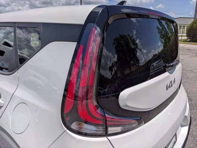 2023 Snow White Pearl Kia Soul LX FWD Hatchback
