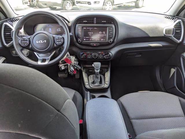 2023 Snow White Pearl Kia Soul LX FWD Hatchback