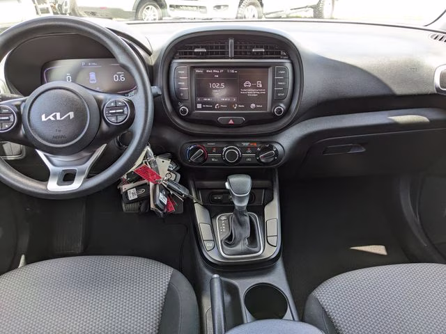 2023 Snow White Pearl Kia Soul LX FWD Hatchback