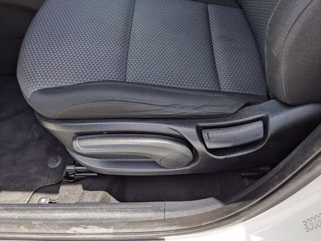 2023 Snow White Pearl Kia Soul LX FWD Hatchback