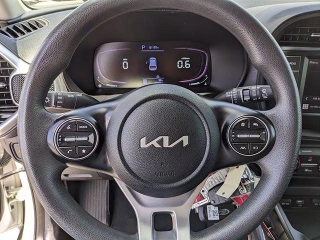 2023 Snow White Pearl Kia Soul LX FWD Hatchback