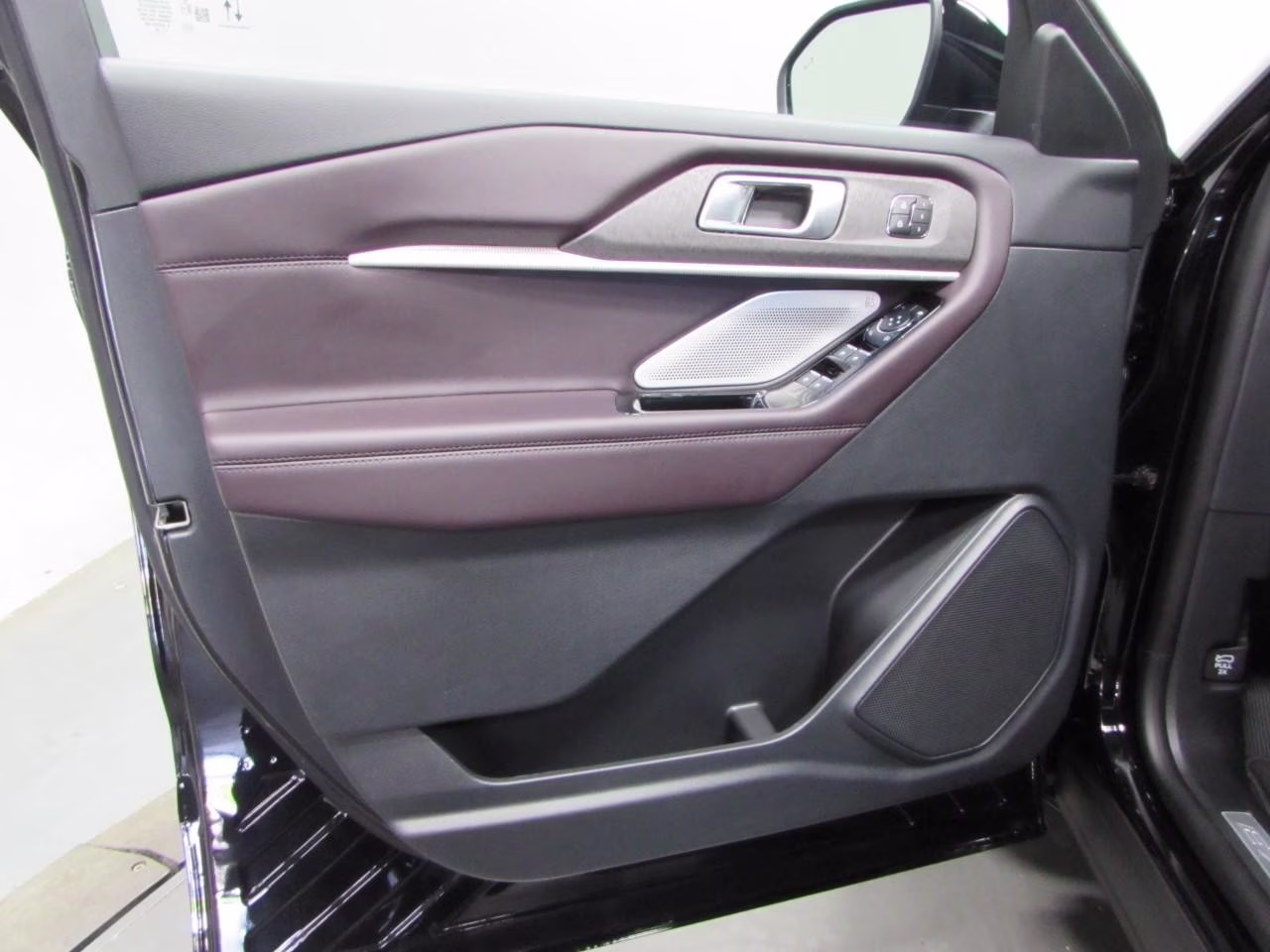 2026 Agate Black Metallic Ford Explorer Platinum 4X4 SUV