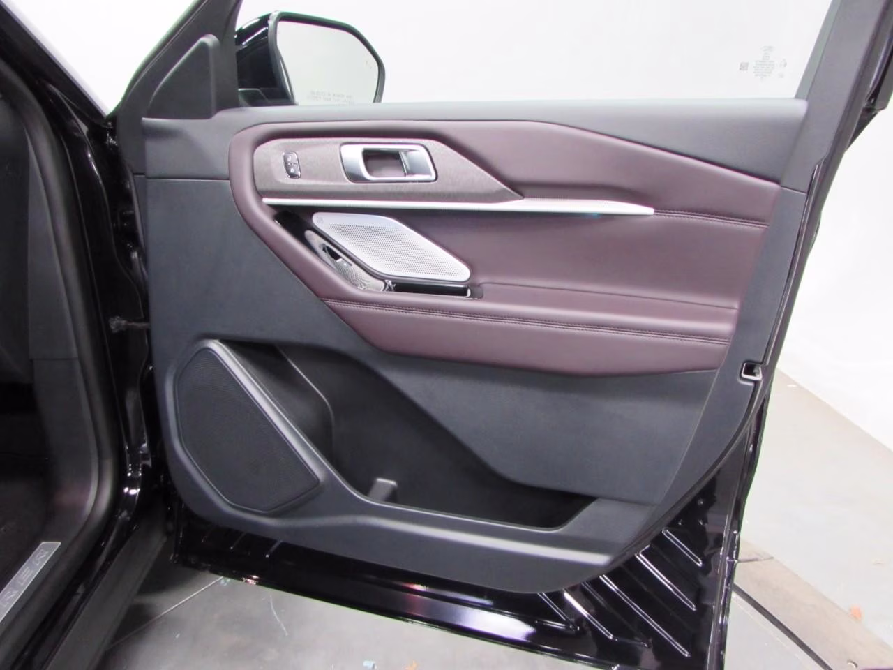 2026 Agate Black Metallic Ford Explorer Platinum 4X4 SUV