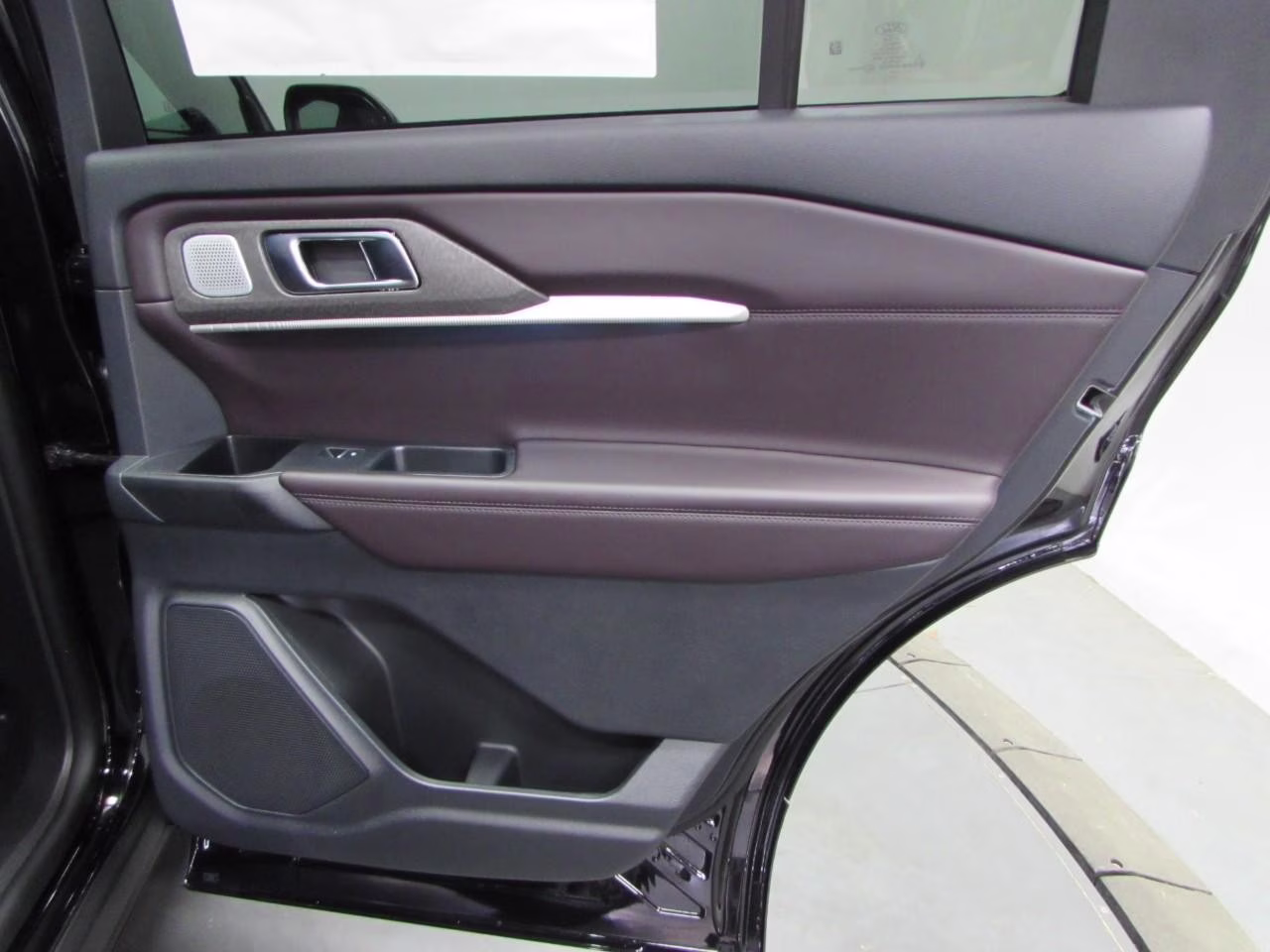 2026 Agate Black Metallic Ford Explorer Platinum 4X4 SUV