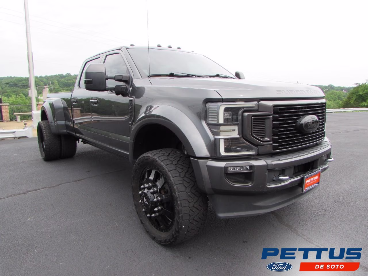 2020 Iconic Silver Metallic Ford Super Duty F-450 DRW Platinum DRW 4X4 Truck