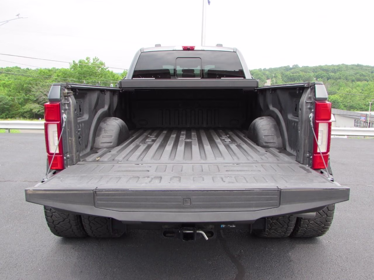 2020 Iconic Silver Metallic Ford Super Duty F-450 DRW Platinum DRW 4X4 Truck